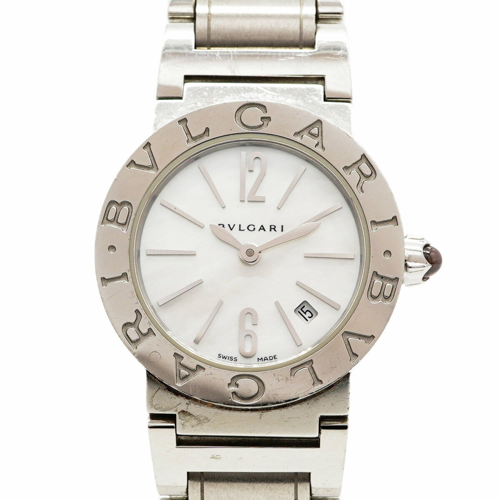 Bvlgari Wristwatch: Bvlgari Wristwatch Stainless steel band adds a touch of modern sophistication to this sleek Bvlgari wristwatch, featuring a white dial and a compact case diameter of 26mm. The watch has been worn and