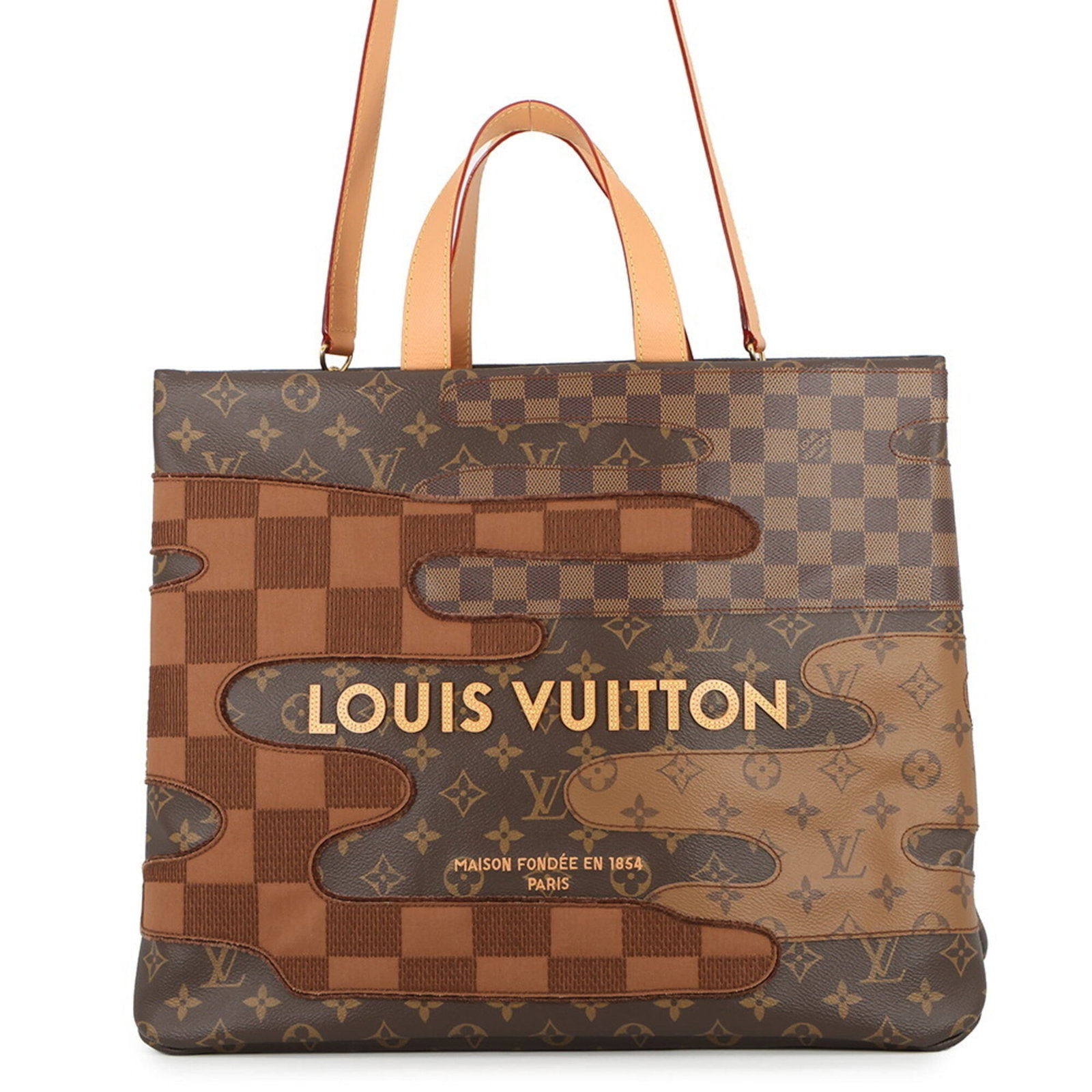 Handbag tote bag monogram Louis Vuitton: Handbag tote bag monogram Louis Vuitton Brown Monogram Louis Vuitton Tote Bag, 33cm x 42cm x 15cm. This like new, mint condition tote bag features the iconic monogram pattern in brown and boasts a