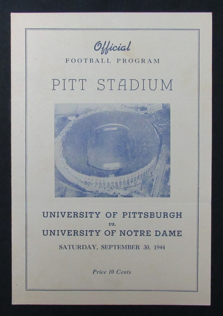 09/ 30/ 1944 Pittsburgh vs. Notre Dame Program 185931: 09/ 30/ 1944 Pittsburgh vs. Notre Dame Program 185931 Original 1944 Pittsburgh vs. Notre Dame football program, featuring the historic matchup on September 30th. This vintage print showcases the