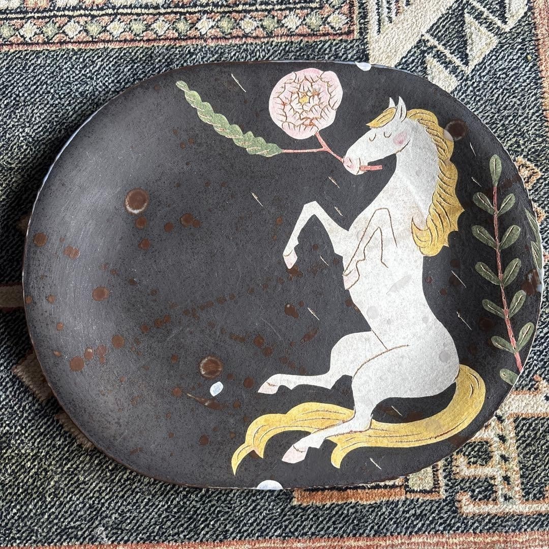 Makoto Kagoshima Horse Ceramic Plate Handmade Tableware Japan Collectible: Makoto Kagoshima Horse Ceramic Plate Handmade Tableware Japan Collectible Item Specifics: Origin: Japan Pattern: horse Occasion: All Occasions Color: Multicolor Material: Ceramic Set Includes: Plate B