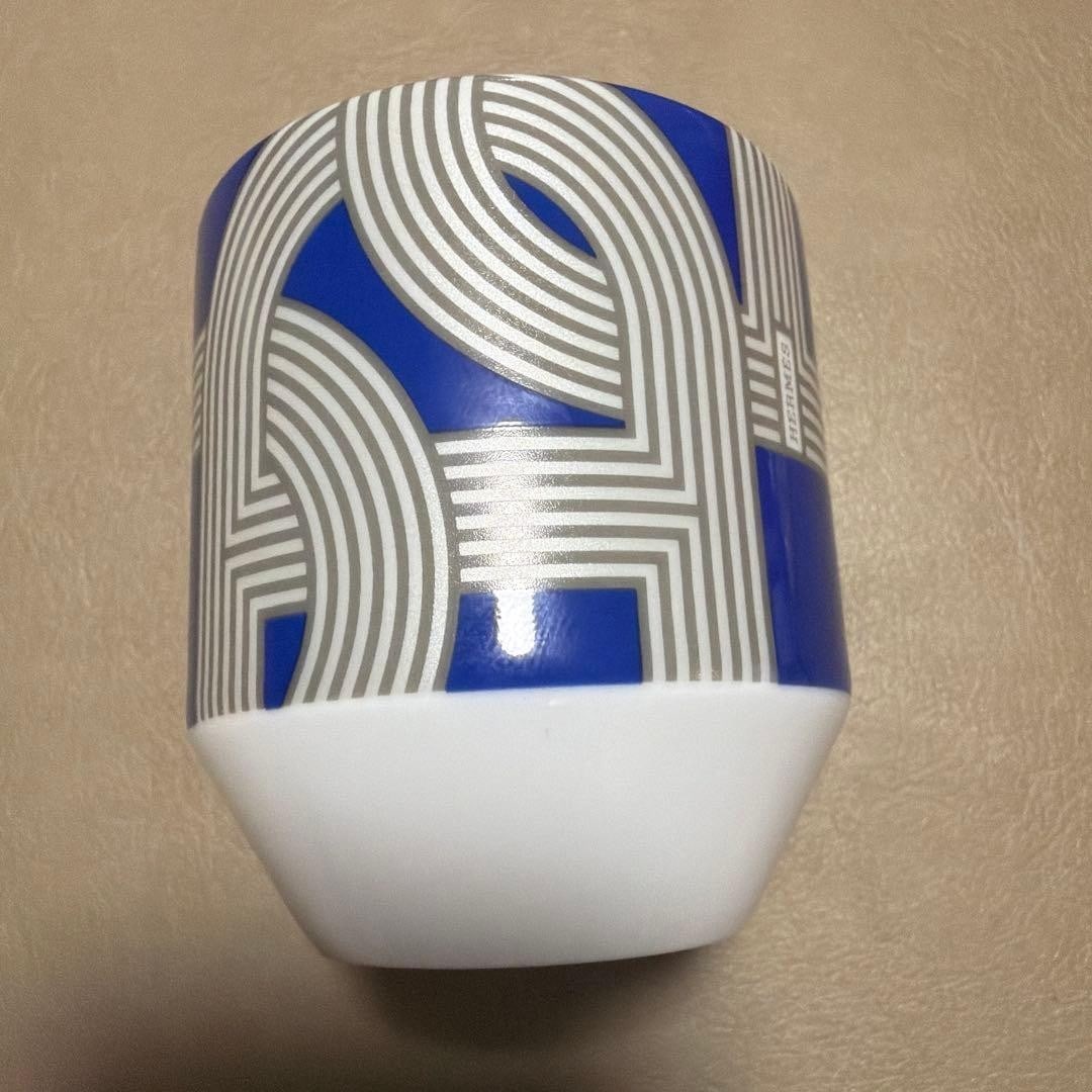 Collectible Blue France Cup With Original Tableware Rare Drinkware: Collectible Blue France Cup With Original Tableware Rare Drinkware Item Specifics: Brand: HERMES Type: Art Glass/Cup Original/Licensed Reproduction: Original Color: Blue Country: Japan Material: Porce
