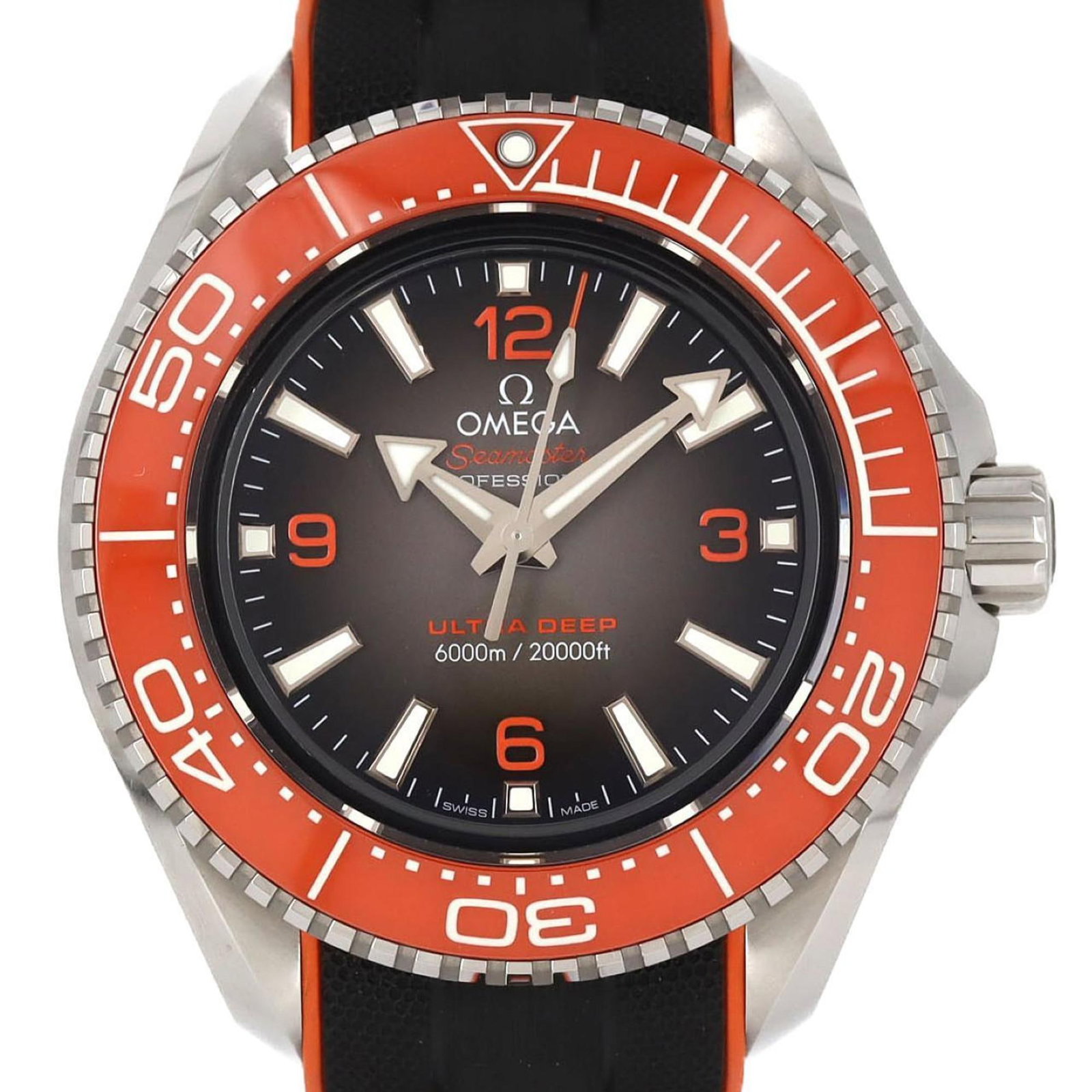Omega Wristwatch: Omega Wristwatch Omega Wristwatch, featuring a stainless steel case and rubber band, boasts a sleek black dial. Measuring 46mm in diameter, this wristwatch has been well-cared for with only minor sign