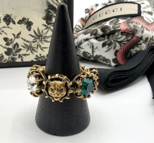 Stone Bijou Cat Head Gucci Multicolored US7.5-8 Ring with Original Box: Stone Bijou Cat Head Gucci Multicolored US7.5-8 Ring with Original Box Item Specifics: Shape: Cat Head Color: Gold Main Stone Color: multicolored Material: Metal Main Stone: Color Stone Ring Size: 7.5
