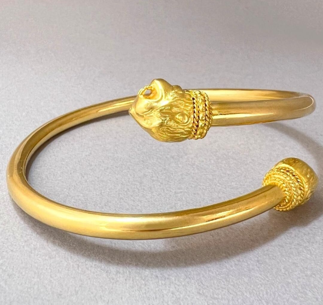 Yellow gold 18k animal head bracelet bangle rare signed vintage: Yellow gold 18k animal head bracelet bangle rare signed vintage Item Specifics: Materials Sourced From: Greece Shape: Round Occasion: Anniversary Birthday Christmas Engagement Graduation Mother"s Day 
