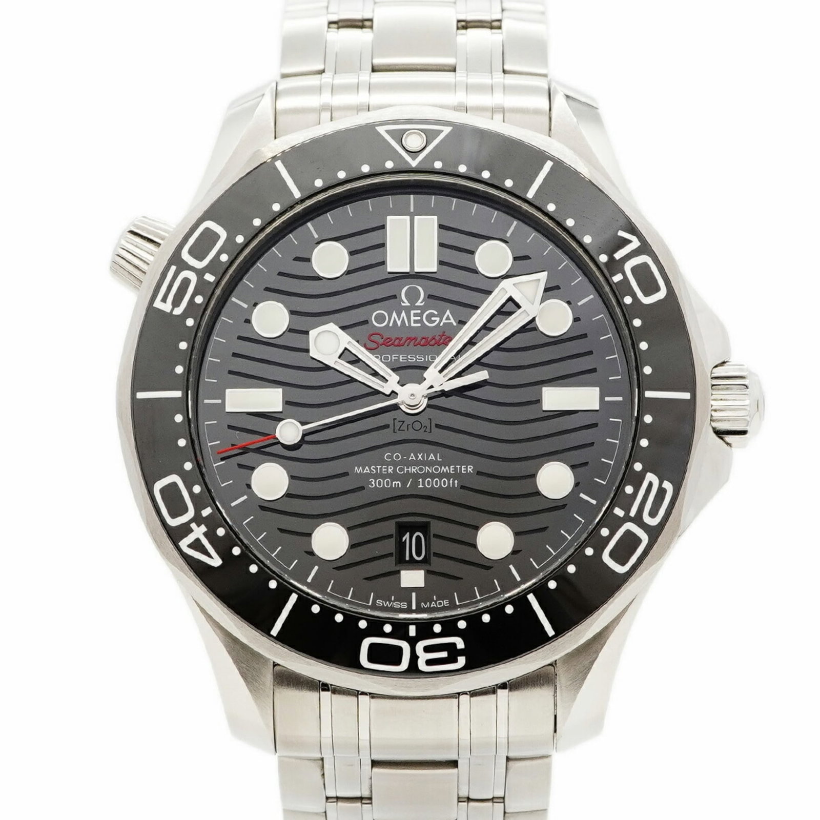Omega Wristwatch: Omega Wristwatch Stainless steel band provides a durable and modern look, while the black dial adds a sleek touch to this Omega wristwatch. The 42mm case diameter fits comfortably on wrists up to 17cm