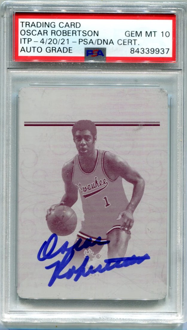 Oscar Robertson 2013 1/ 1 Magenta Plate Card (PSA AUTO GEM MT 10 ) (1 of 2)