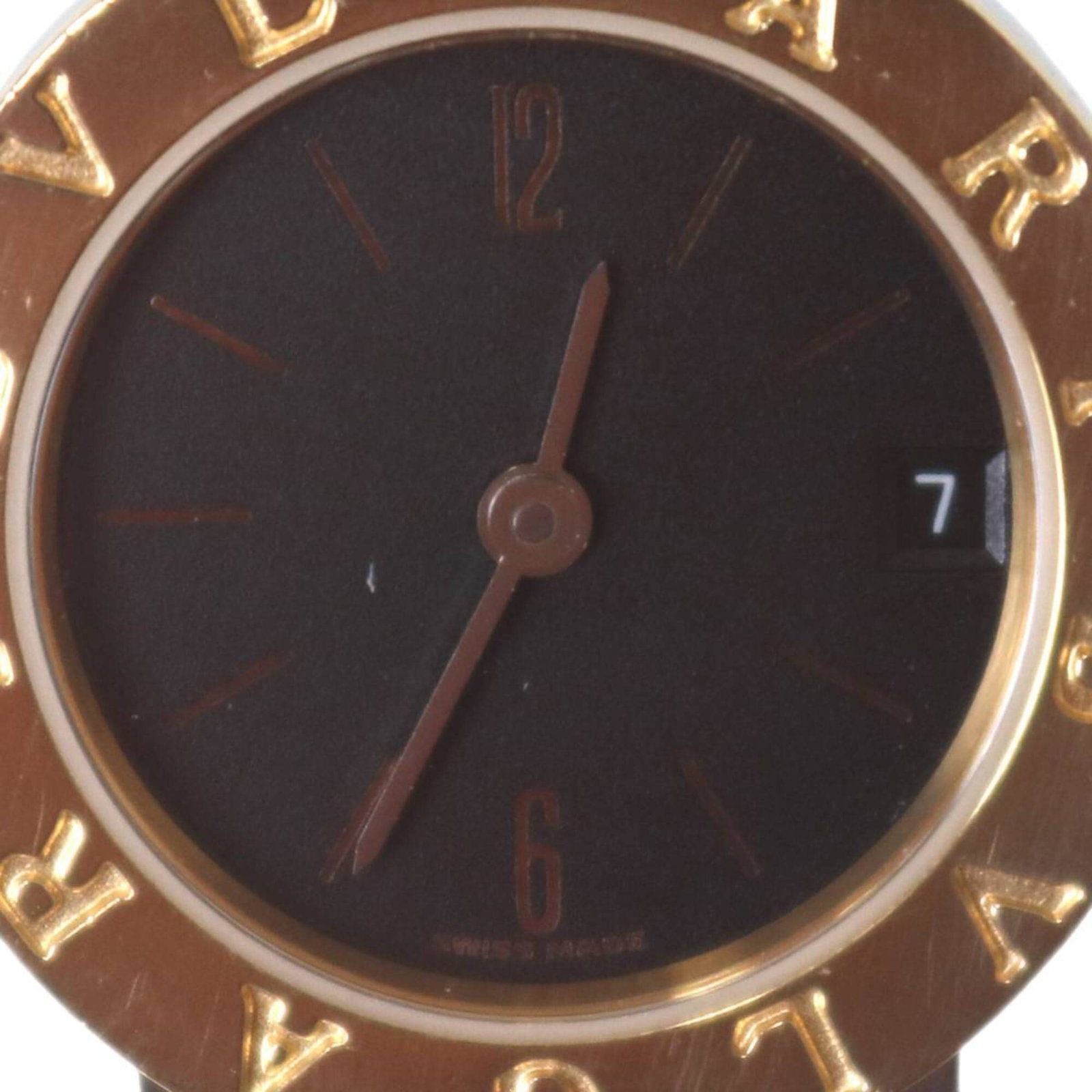 Bvlgari Wristwatch: Bvlgari Wristwatch Bvlgari wristwatch in gold (18K) and stainless steel, featuring a black dial. The watch has a case diameter of 23mm and a band length of 14.5cm, suitable for wrists up to 5.7 inches