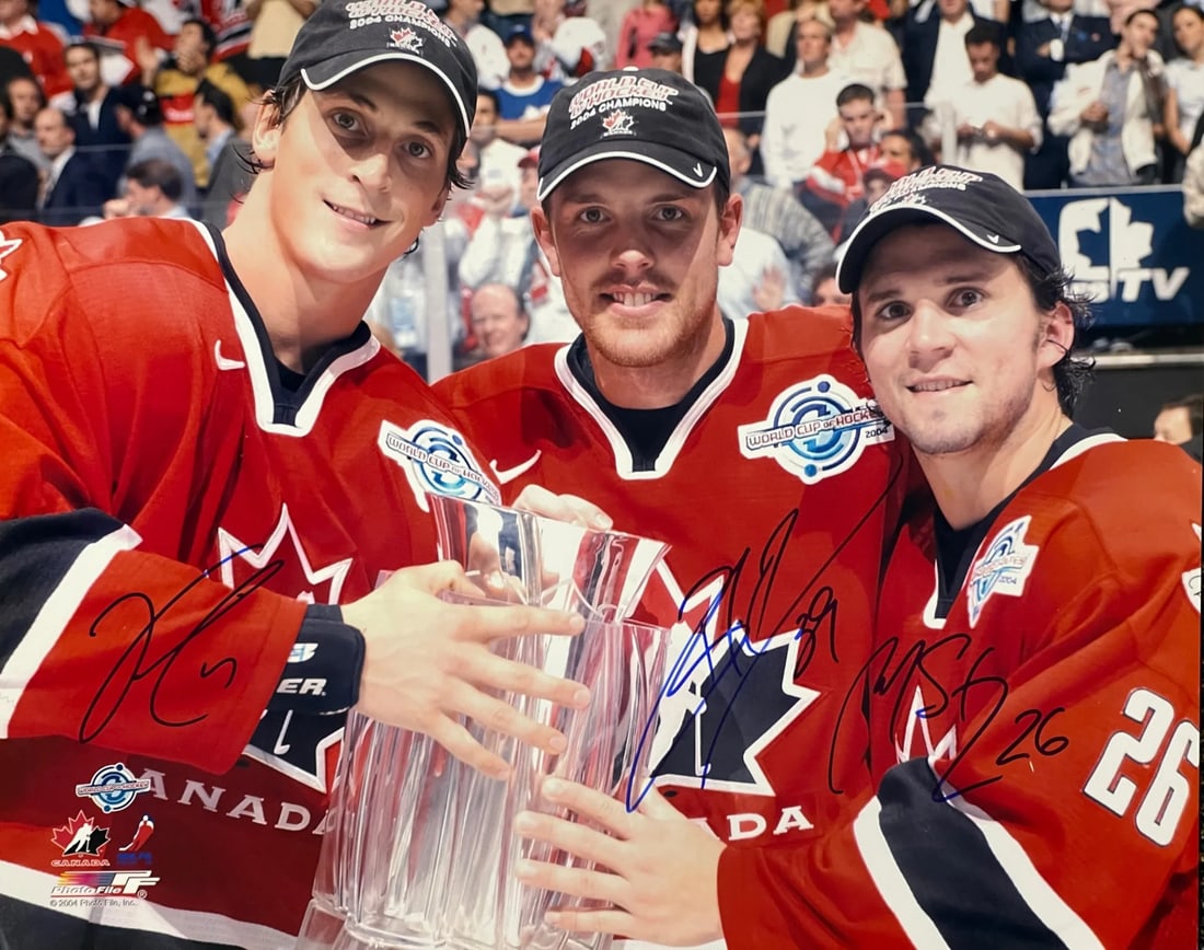Vincent Lecavlier Brad Richards Signed Photo 16x20 Martin St Louis: Vincent Lecavlier Brad Richards Signed Photo 16x20 Martin St Louis Signed by Brad Richards, Vincent Lecavlier, and Martin St Louis in blue sharpie on the front of this 16x20 hockey photo. The image