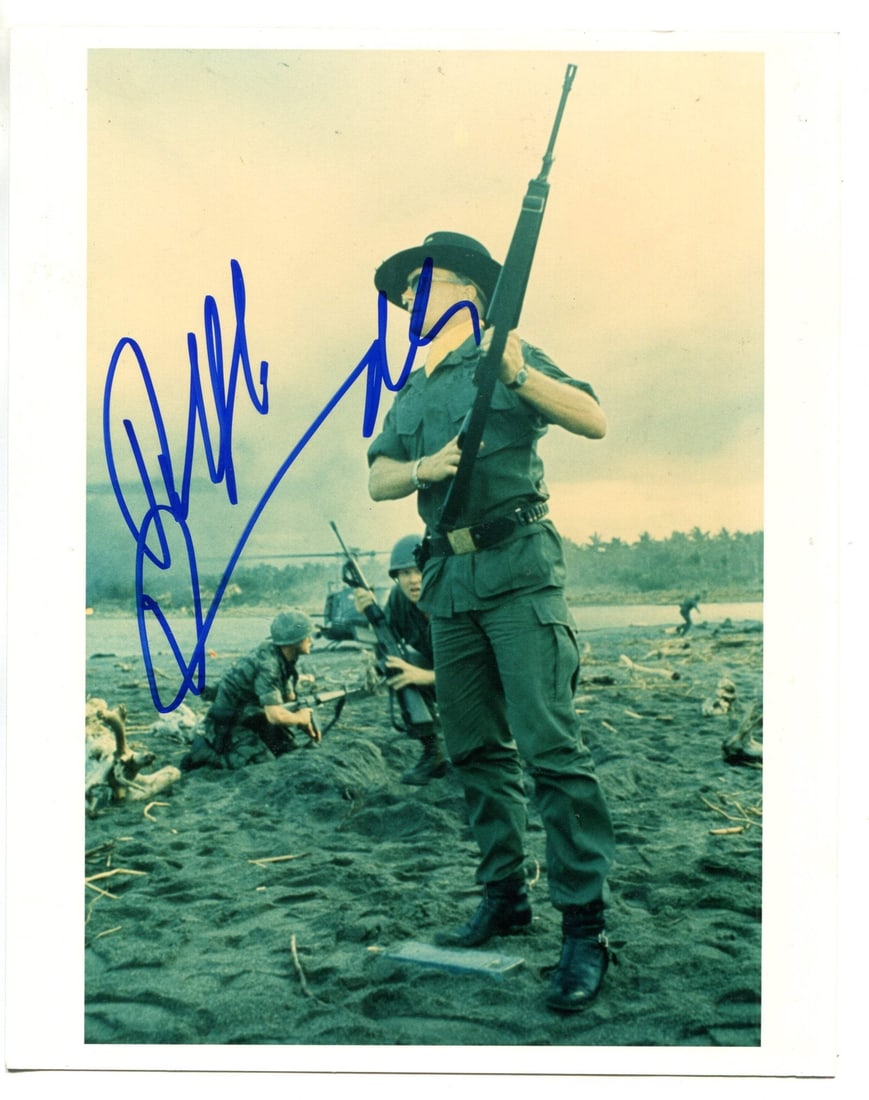 Robert Duval Autographed 8x10 Celebrity Photo: Robert Duval Autographed 8x10 Celebrity Photo Robert Duval's blue sharpie signature adds a touch of authenticity to this 8x10 celebrity photo, capturing his iconic presence. The photo itself is a