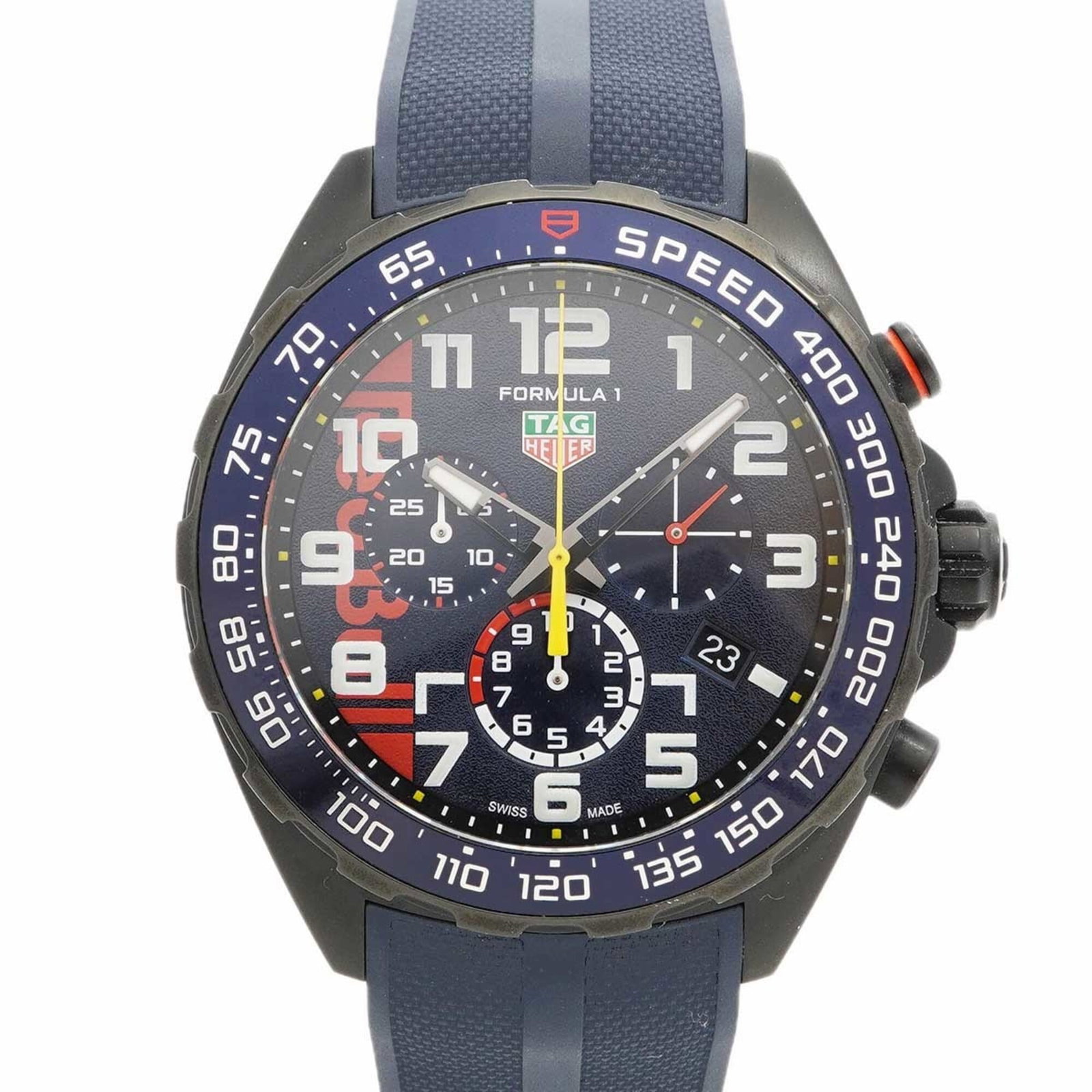 Tag Heuer Wristwatch: Tag Heuer Wristwatch Tag Heuer wristwatch with navy dial, rubber band, and 43mm case diameter. The watch has traces of usage, scratches, and dirt but remains in good condition. A pre-owned timepiece