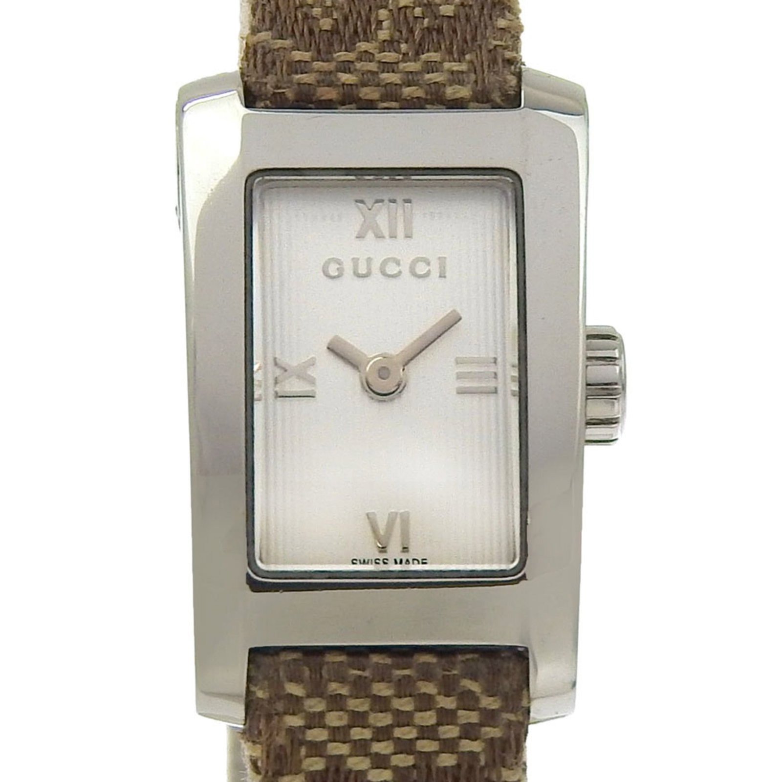 Wristwatch by Gucci: Wristwatch by Gucci Stainless steel case with silver dial, this Gucci wristwatch boasts a sleek design. Measuring 14mm in diameter, it's suitable for wrists between 5.51'' and 6.29''. With some minor 