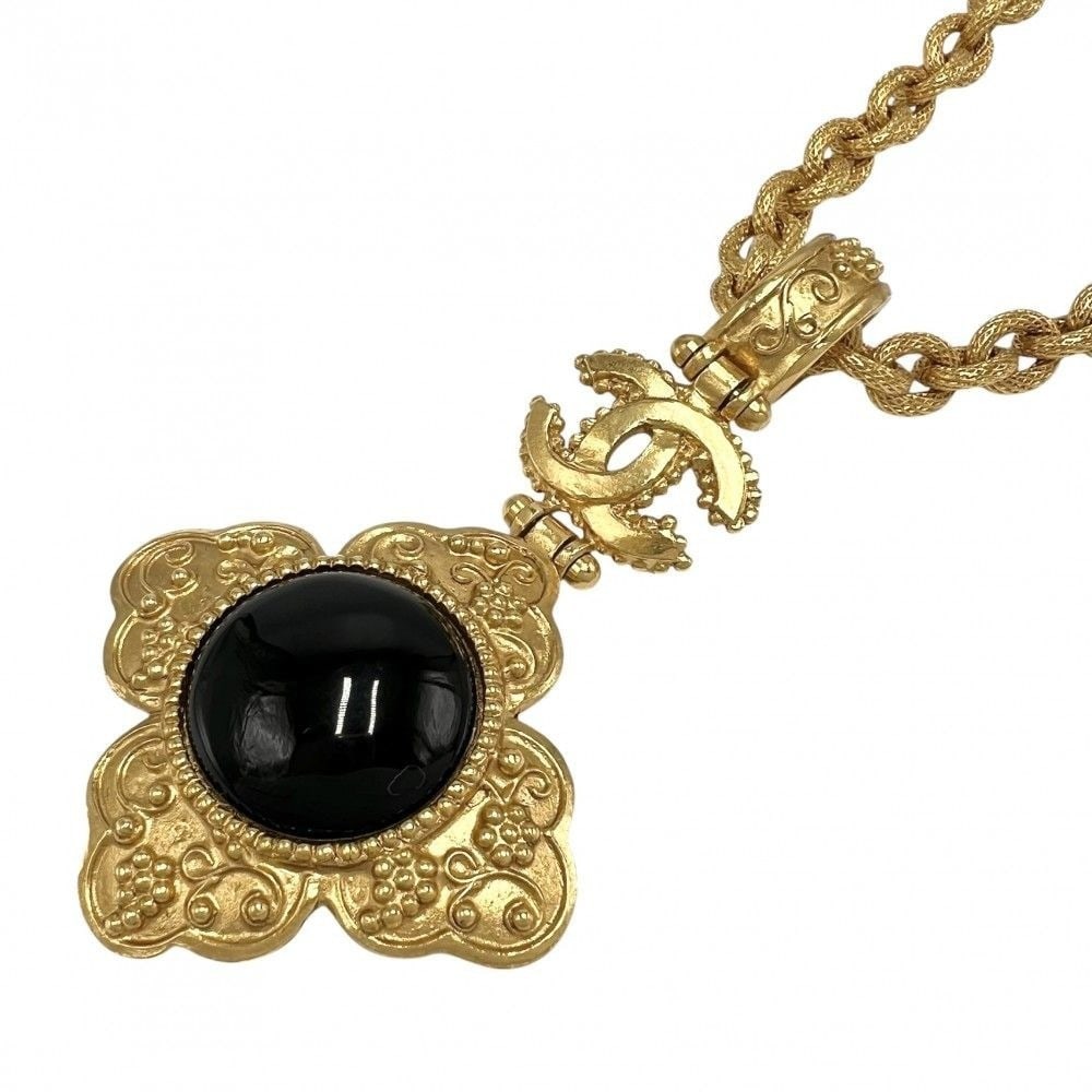 Vintage CHANEL 96A Coco Mark CC Dark Brown Stone Pendant Chain Necklace 31 inch: Vintage CHANEL 96A Coco Mark CC Dark Brown Stone Pendant Chain Necklace 31 inch Item Specifics: Color: Gold Material: Metal Main Stone Color: Dark Brown Metal: Gold Plated Necklace Length: 31.5 in Mai