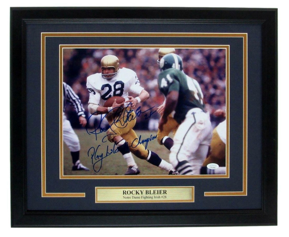 Rocky Bleier Notre Dame 1966 Signed/ Inscribed 11x14 Photo FramedJSA 147572: Rocky Bleier Notre Dame 1966 Signed/ Inscribed 11x14 Photo FramedJSA 147572 Rocky Bleier's iconic 1966 Notre Dame photo, signed and inscribed, now framed in an 11x14 format. This official NFL photogra