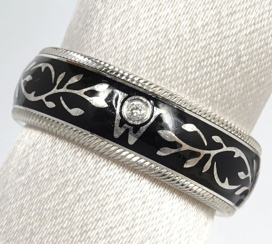 Wellendorff Mikimoto Vintage Black Enamel Diamond 18k Gold Spinner Ring Size 55: Wellendorff Mikimoto Vintage Black Enamel Diamond 18k Gold Spinner Ring Size 55 Item Specifics: Number Of Diamonds: 1 Shape: Round Occasion: Anniversary Birthday Christening Christmas Engagement Gradu