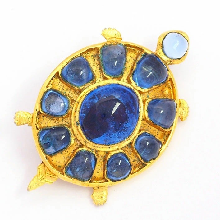Vintage CHANEL 2 6 Blue Gripoix Gold Plated Pin Brooch in Rare (1 of 6)