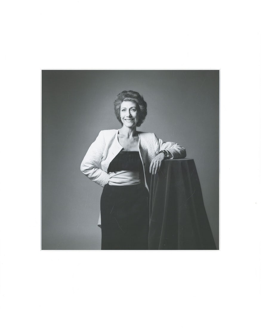 Sieff Jeanloup Helene Rochas Paris Vogue 1986 Print Gelatin Silver Artist Stamp: Sieff Jeanloup Helene Rochas Paris Vogue 1986 Print Gelatin Silver Artist Stamp Item Specifics: Artist: Jeanloup Sieff Subject: Helene Rochas VOGUE PARIS Fashion Material: Gelatin Silver Print Style: 