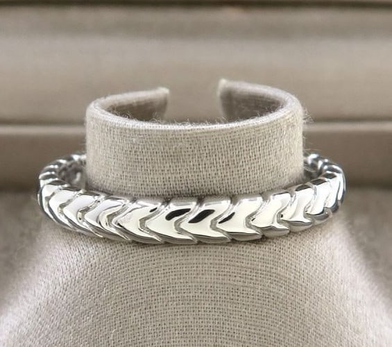 Bvlgari platinum band ring spiga collection unisex US7.25 EU55 Italy: Bvlgari platinum band ring spiga collection unisex US7.25 EU55 Italy Item Specifics: Antique: No Shape: Round Occasion: Anniversary Birthday Christening Christmas Engagement Graduation Mother"s Day Va