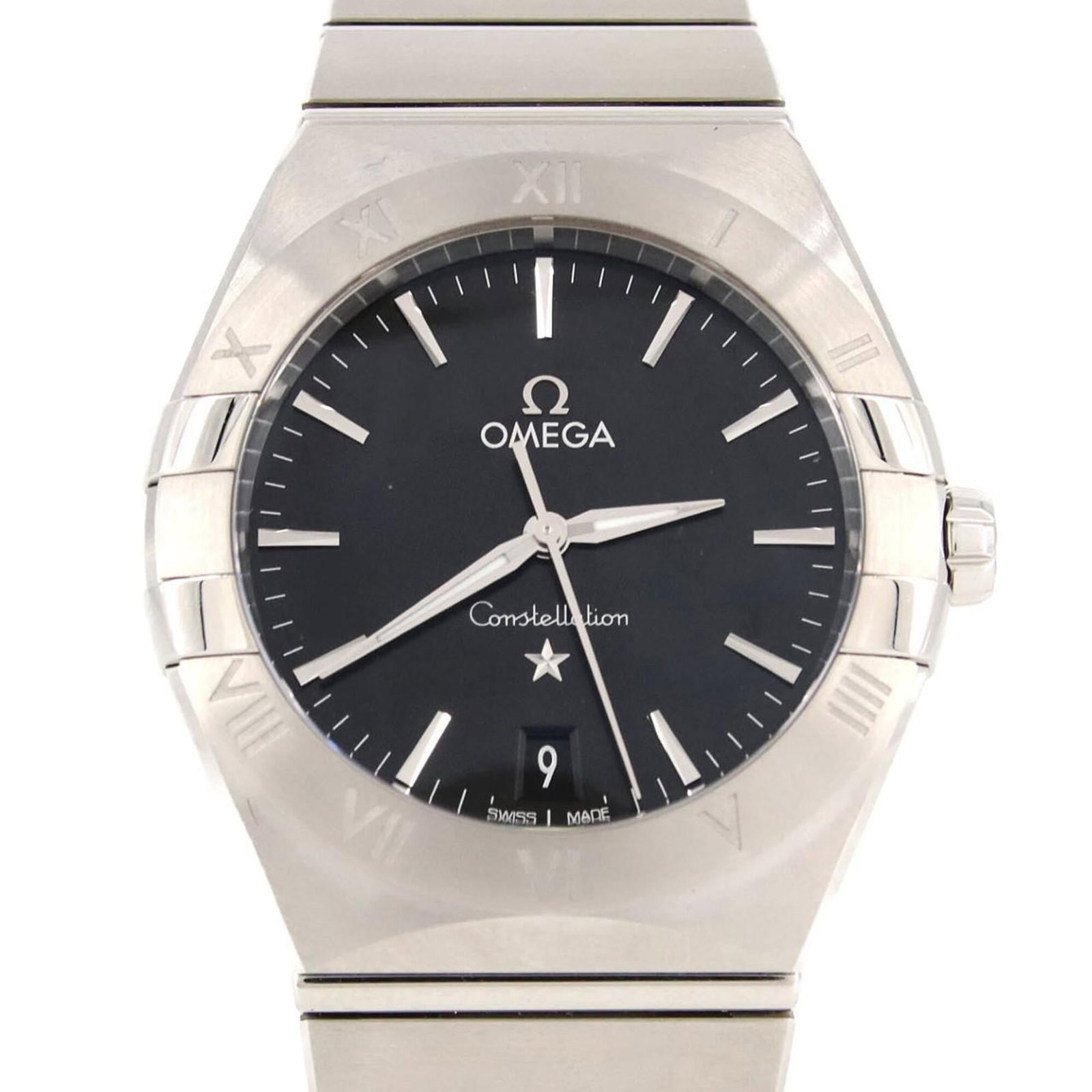 Omega Wristwatch: Omega Wristwatch Stainless steel case and band provide durability, while the black dial adds a touch of sophistication. This Omega wristwatch features a classic design with a 36mm diameter, suitable f