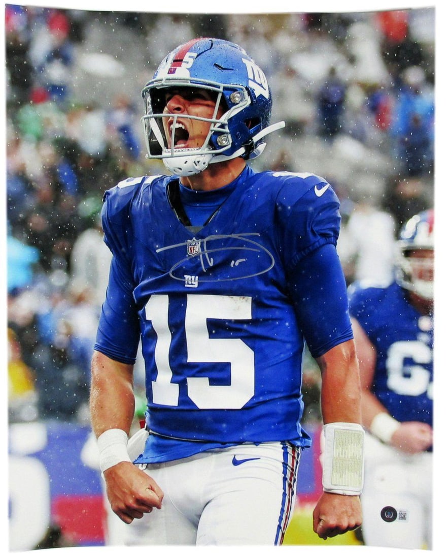 Tommy DeVito Autographed/ signed 16x20 Photo NY Giants Beckett 184867: Tommy DeVito Autographed/ signed 16x20 Photo NY Giants Beckett 184867 This 16x20 photo, signed by Tommy DeVito, captures the spirit of the New York Giants football team. Bearer of an official JSA