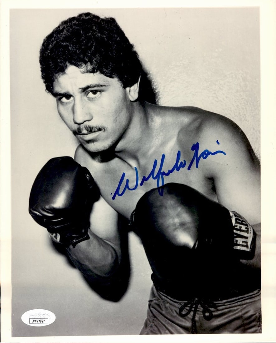 Wilfredo Giomez Signed/ Autographed 8x10 B/ W Boxing Photo JSA 191019 (1 of 2)
