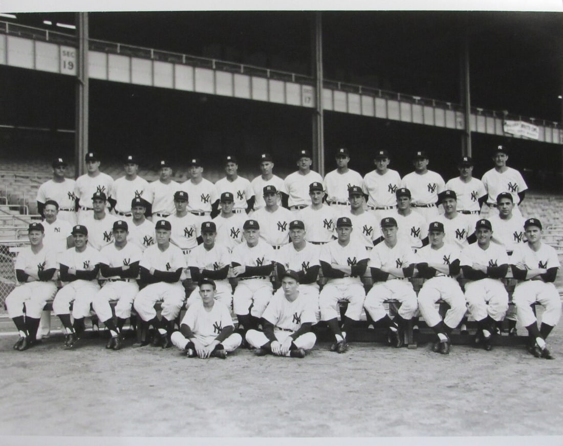 1954 New York Yankees 16X20 Photo from Original Negatives Mickey Mantle 147176: 1954 New York Yankees 16X20 Photo from Original Negatives Mickey Mantle 147176 1954 New York Yankees photo from original negatives showcases Mickey Mantle in action, capturing the essence of his