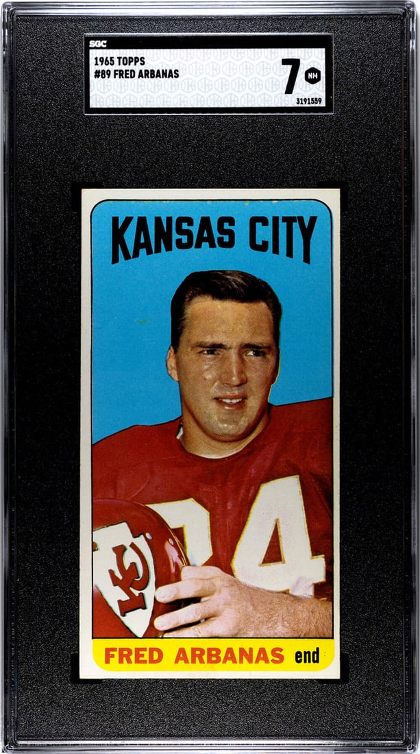 Fred Arbanas 1965 Topps #89 SGC 7: Fred Arbanas 1965 Topps #89 SGC 7 Signed by Fred Arbanas, the 1965 Topps #89 card features his signature in a 7-grade PSA authentication. This vintage baseball card is packed and shipped from Dania
