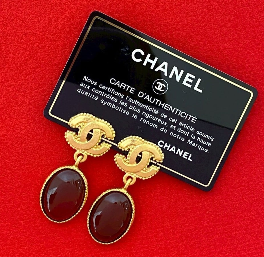 CHANEL 96A Coco Mark CC Red Gripoix Dangle Earring Gold Plated (1 of 6)