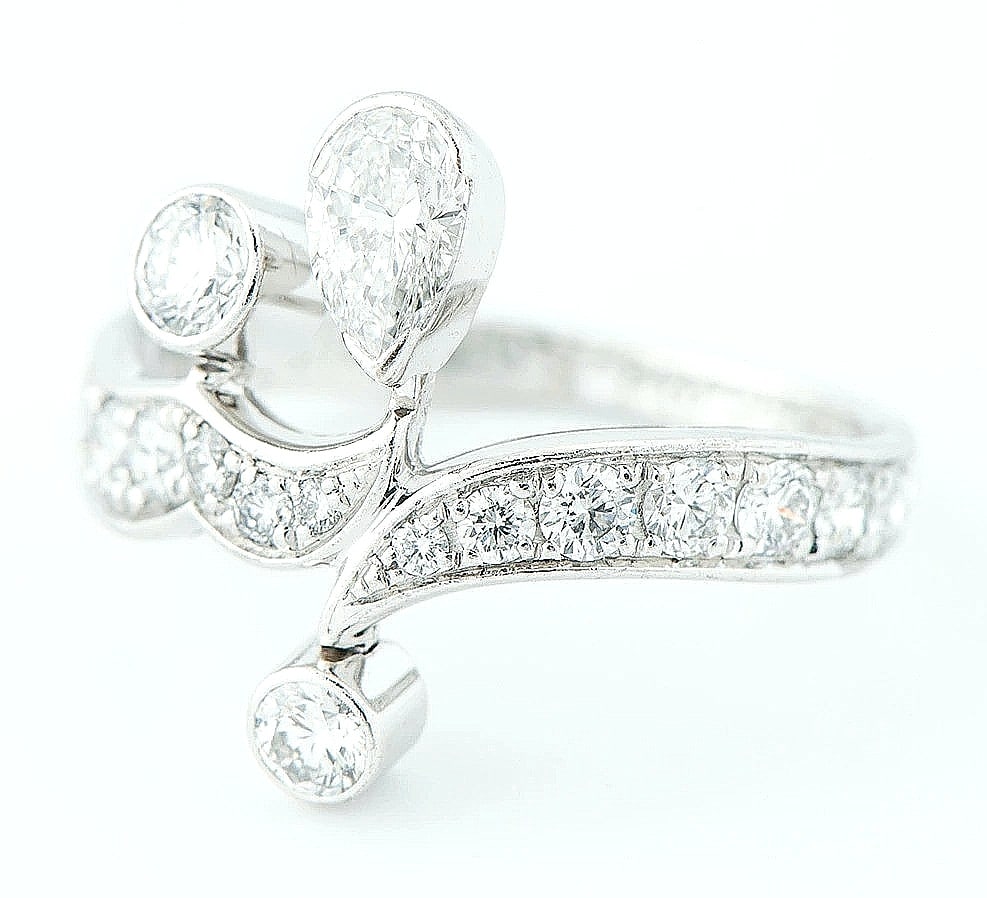Piaget Magic Garden Pear Shape Round Brilliant Diamond 18k White Gold Band Ring: Piaget Magic Garden Pear Shape Round Brilliant Diamond 18k White Gold Band Ring Item Specifics: Shape: Round Main Stone Creation: Natural Occasion: Anniversary Birthday Christening Christmas Engagemen