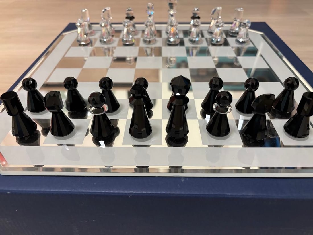 Swarovski Crystal Chess Set Clear Black Original Case Luxury Collectible (1 of 6)
