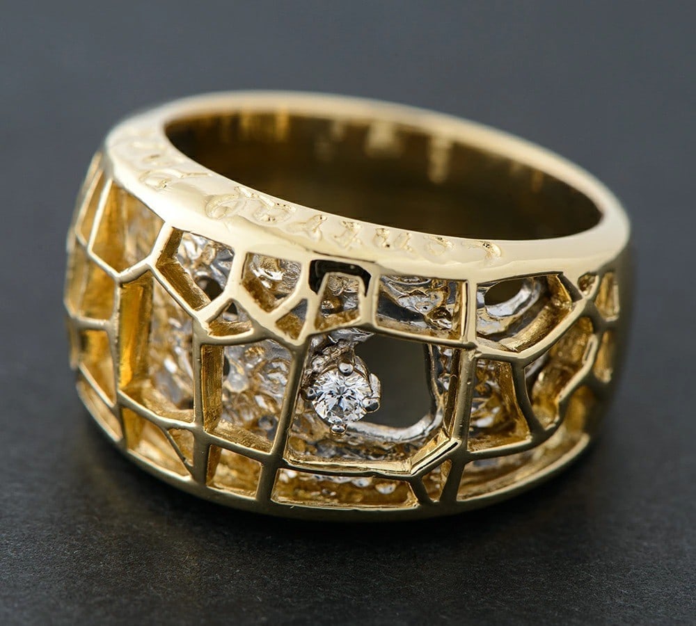 Central Park Diamond Ring Vintage Art Jewelry Tomoko Kodera 18k Yellow Gold Band: Central Park Diamond Ring Vintage Art Jewelry Tomoko Kodera 18k Yellow Gold Band Item Specifics: Shape: Round Main Stone Creation: Natural Occasion: Anniversary Birthday Christening Christmas