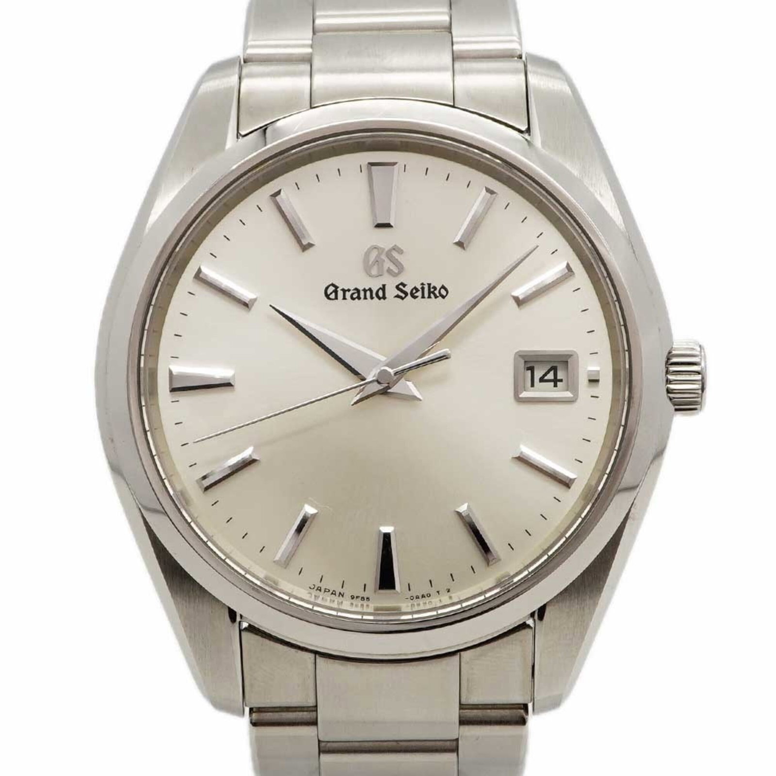 Wristwatch by Seiko: Wristwatch by Seiko Stainless steel band adds durability to this silver dial wristwatch, measuring 39.7mm in diameter and suitable for wrists up to 15cm in length. The watch features a classic design