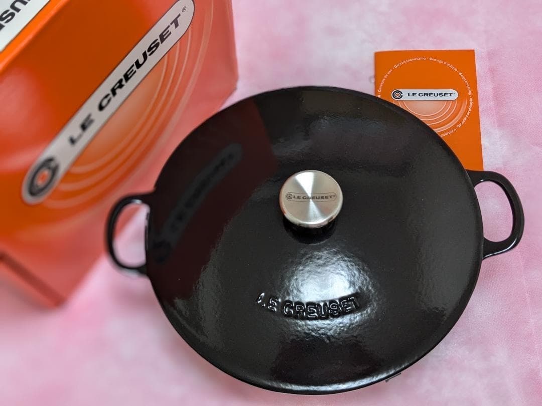 Le Creuset 26cm Black Marmit Rare Cast Iron Pot with Beige Interior With Box (1 of 13)
