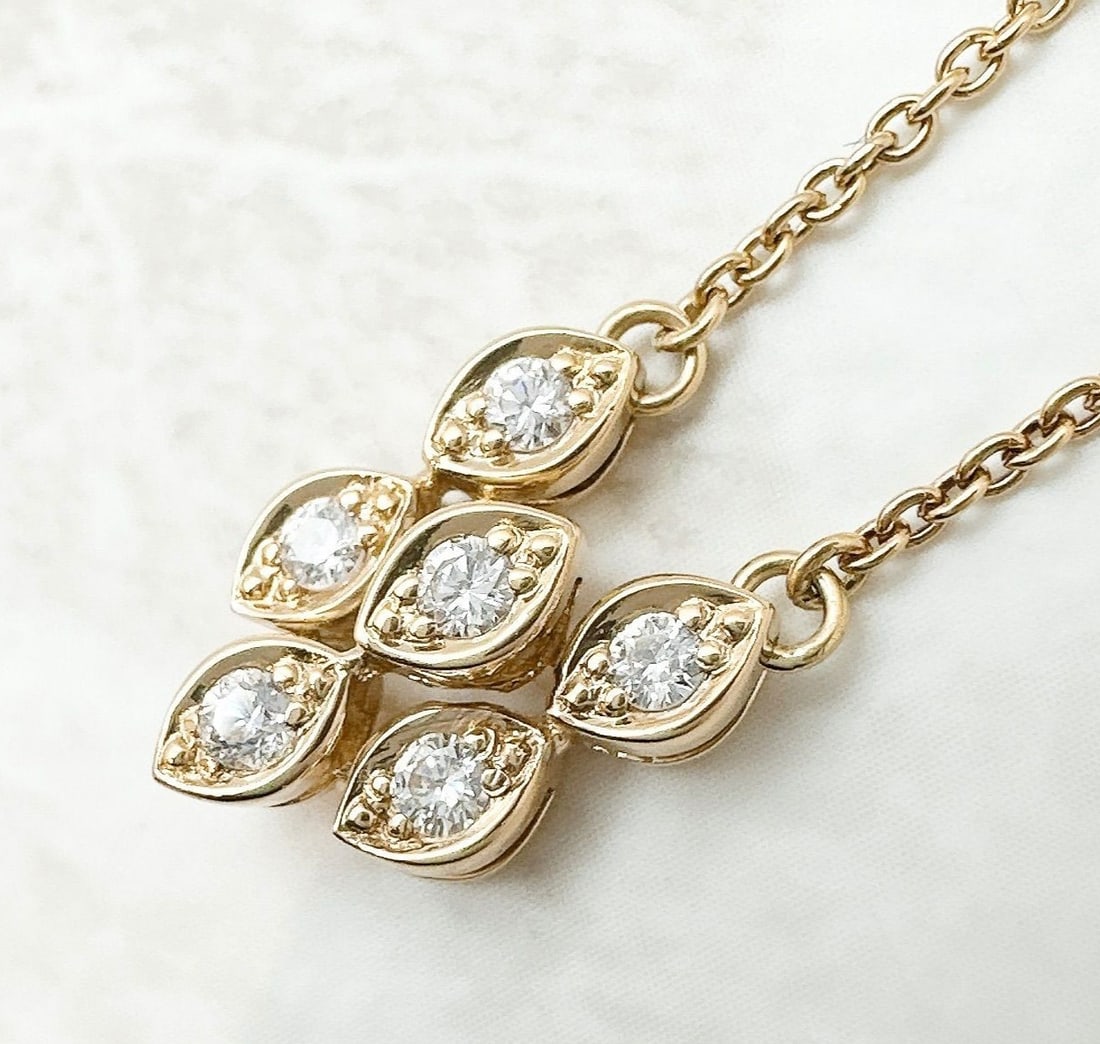 Christian Dior Diamond 0.69ct Floral Cluster 18k Yellow Gold Pendant Necklace: Christian Dior Diamond 0.69ct Floral Cluster 18k Yellow Gold Pendant Necklace Item Specifics: Occasion: Anniversary Birthday Christening Christmas Confirmation/Communion Engagement Graduation