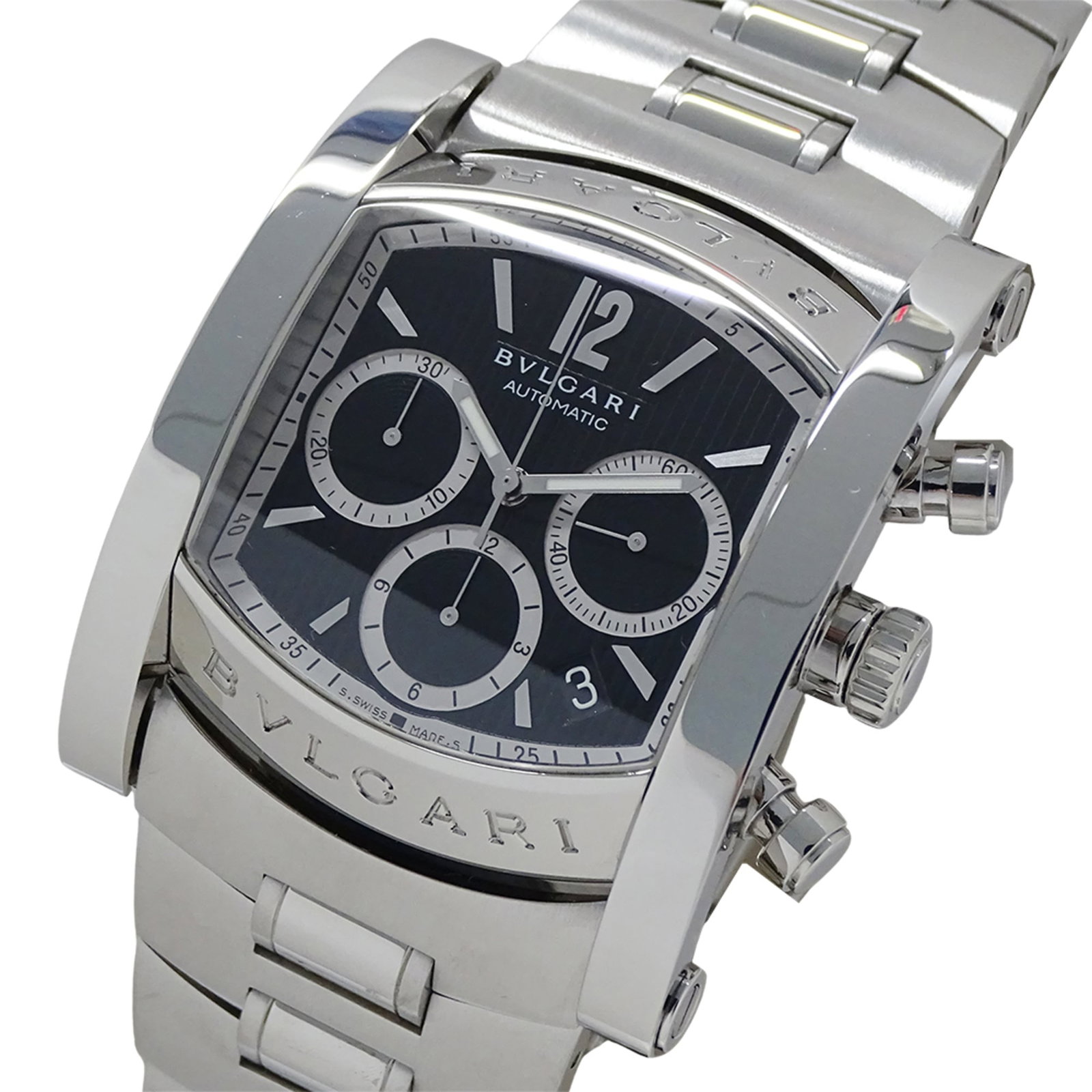Bvlgari Wristwatch: Bvlgari Wristwatch Bvlgari's sleek stainless steel wristwatch boasts a classic black dial, complemented by a durable band and a sturdy case diameter of 37.5mm. This pre-owned timepiece has been well-w