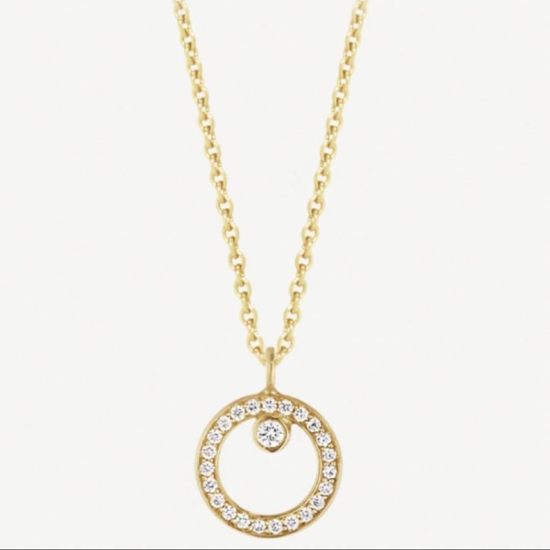 Georg Jensen Diamond Yellow Gold 18K Necklace HALO Pendant Near MINT!: Georg Jensen Diamond Yellow Gold 18K Necklace HALO Pendant Near MINT! Item Specifics: Brand: Georg Jensen Type: Necklace Metal Purity: 18k Color: Yellow Gold Style: Pendant Base Metal: Yellow Gold Mat