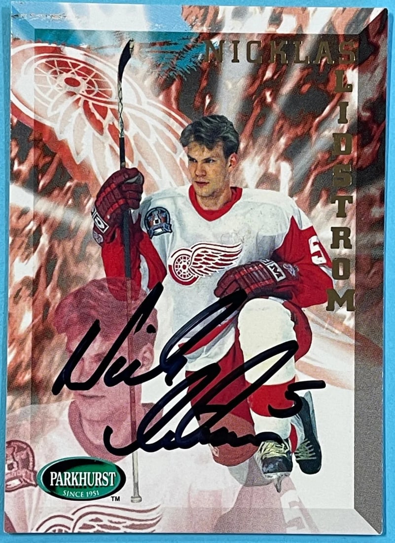 Lidstrom autographed card Parkhurst international #64 from 1995-96 by Nicklas (1 of 2)