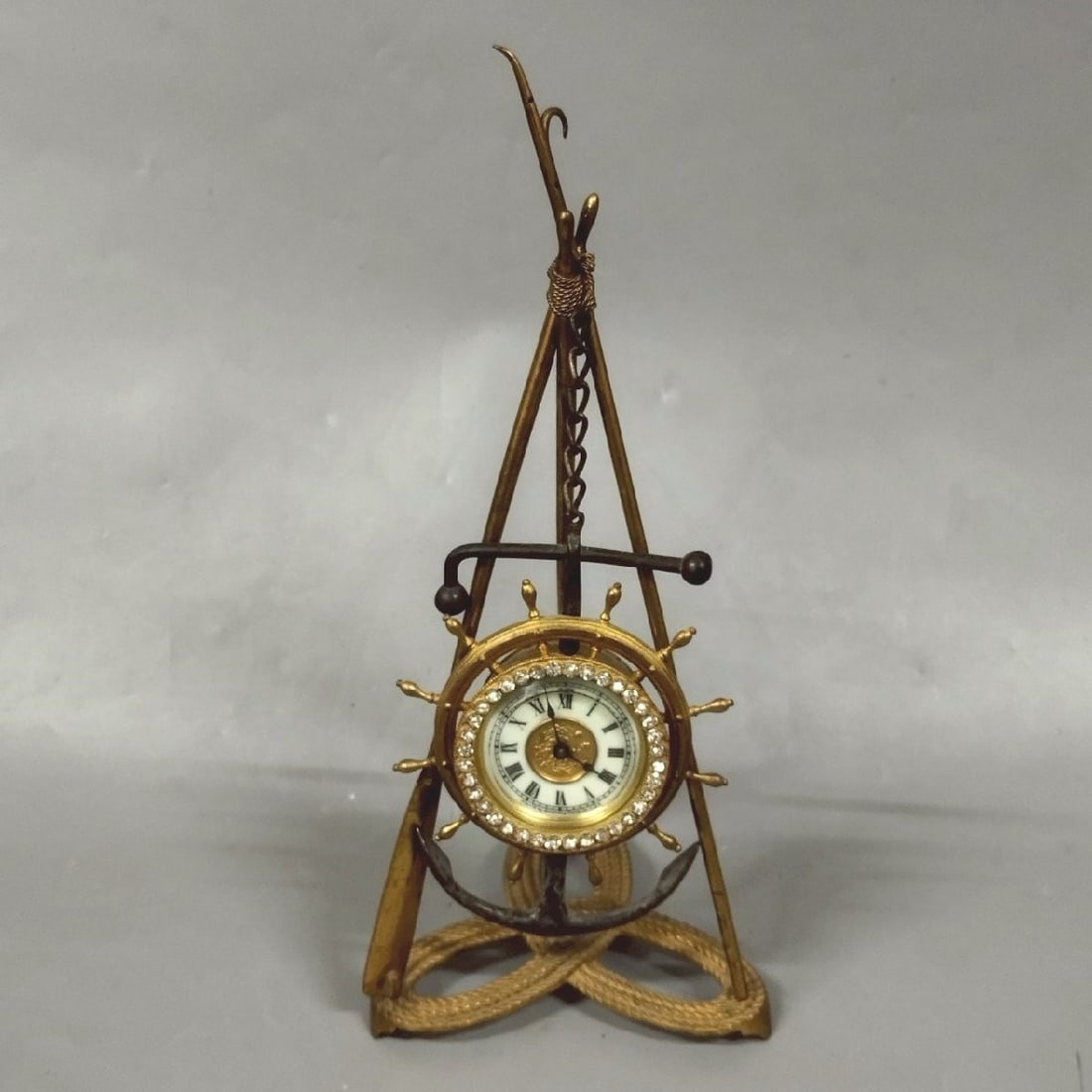 Ansonia Gravity Table Clock Made In Usa Height 12.6inch Junk Antique Interior: Ansonia Gravity Table Clock Made In Usa Height 12.6inch Junk Antique Interior Item Specifics: Antique: NA Shape: NA Autograph Format: NA Signed By: NA Power Source: NA Item Length: NA Vintage: NA Auto