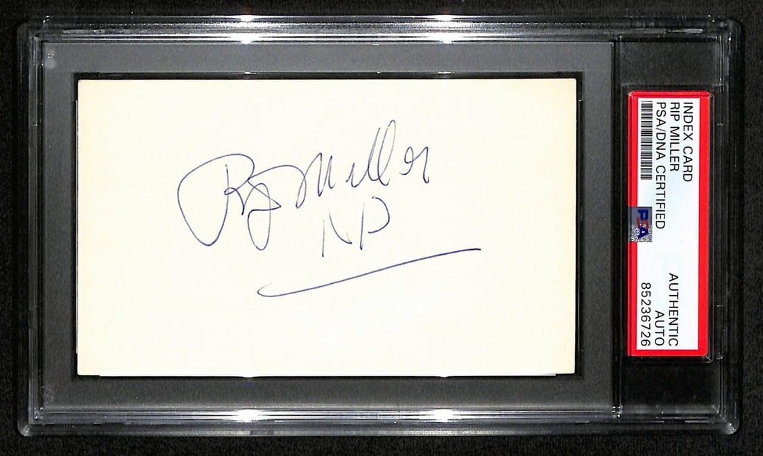 Rip Miller CFB HOF Signed/ Auto 3x5 Index Card Notre Dame PSA/ DNA 189017: Rip Miller CFB HOF Signed/ Auto 3x5 Index Card Notre Dame PSA/ DNA 189017 Rip Miller, a College Football Hall of Fame quarterback, has signed his name on this 3x5 index card. The item bears the
