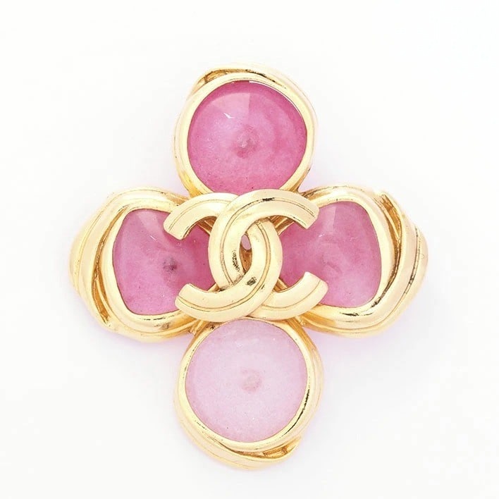 Vintage CHANEL 96P Coco Mark CC Pink Gripoix Gold Plated Pin Brooch in Rare: Vintage CHANEL 96P Coco Mark CC Pink Gripoix Gold Plated Pin Brooch in Rare Item Specifics: Brand: CHANEL Type: Brooch Color: Gold Base Metal: Gold Plated Material: Metal Main Stone Color: Pink Metal: