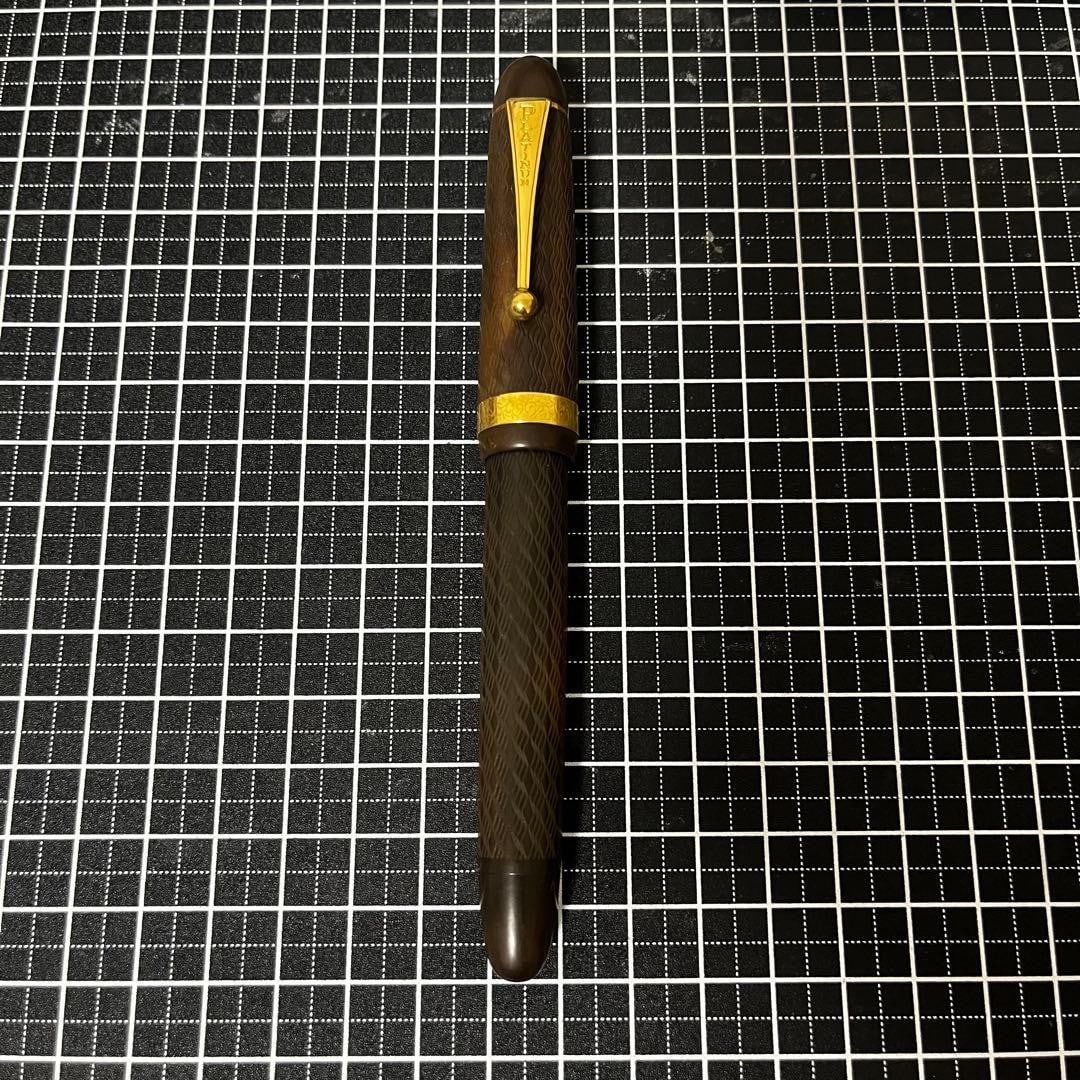 Ebonite Fountain Pen 14k Gold Medium Nib Platinum Anniversary: Ebonite Fountain Pen 14k Gold Medium Nib Platinum Anniversary Item Specifics: Brand: Platinum Nib Size: M Ink Color: NA Nib Material: 14K Gold Material: Ebonite Product Disclaimer: Please review the f