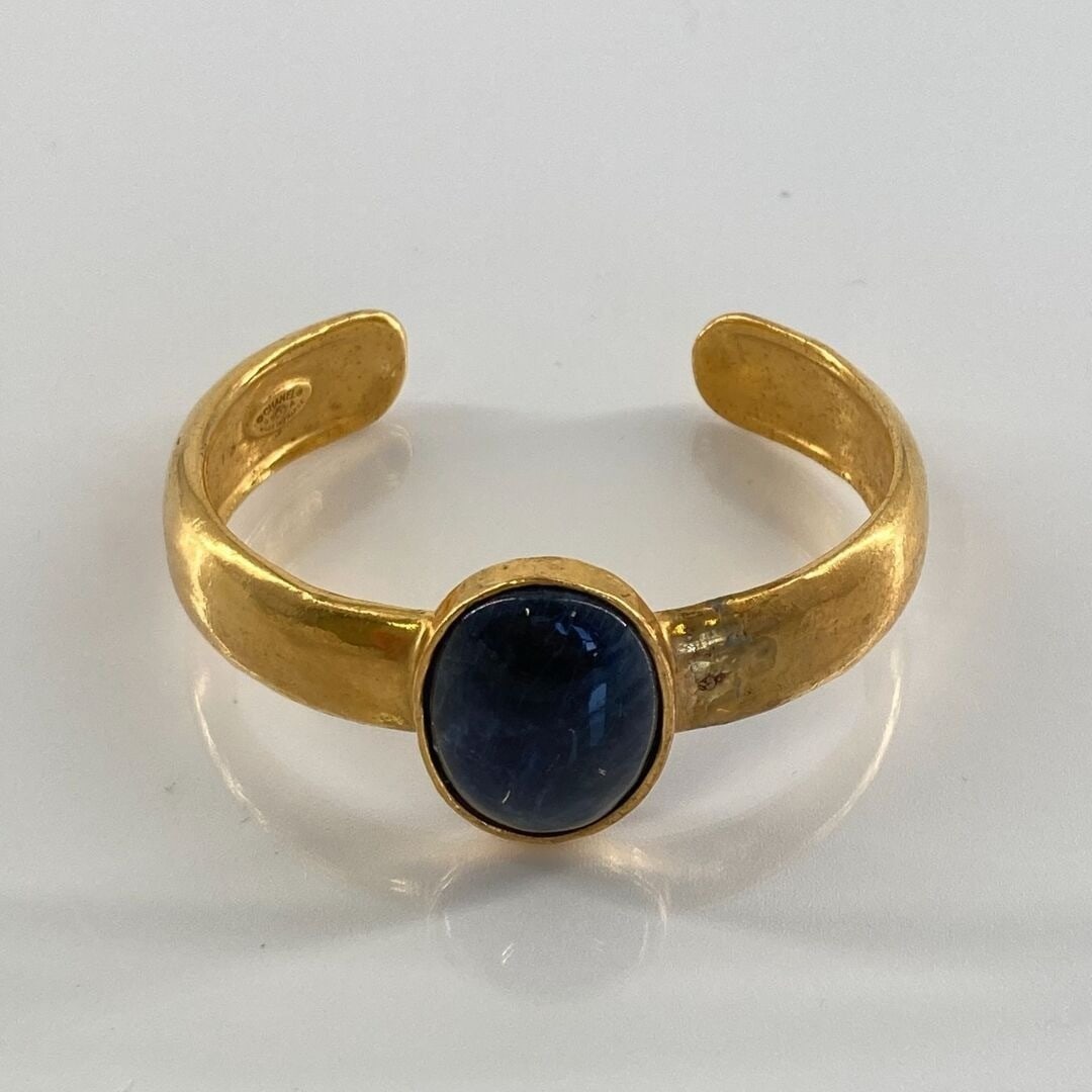 Vintage gold Coco Bangle Stone Gripoix CC 95A Chanel Mark color tone bracelet (1 of 8)