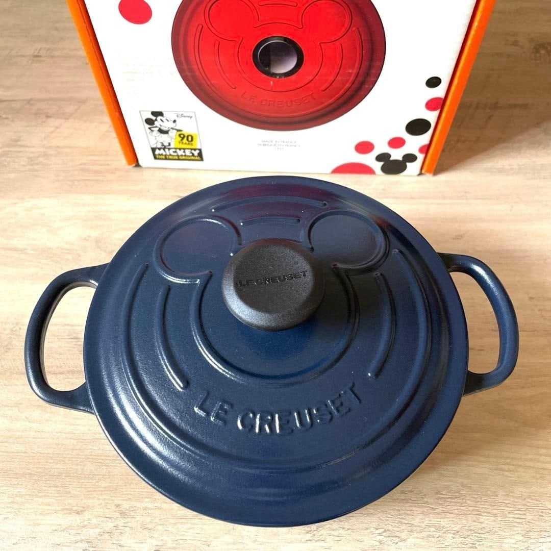 Le Creuset Mickey Mouse 7in Cocotte brand new unused stored at home: Le Creuset Mickey Mouse 7in Cocotte brand new unused stored at home Item Specifics: Number Of Items In Set: NA Stove Type Compatibility: Electric Gas Induction Antique: NA Shape: Round Vintage: NA