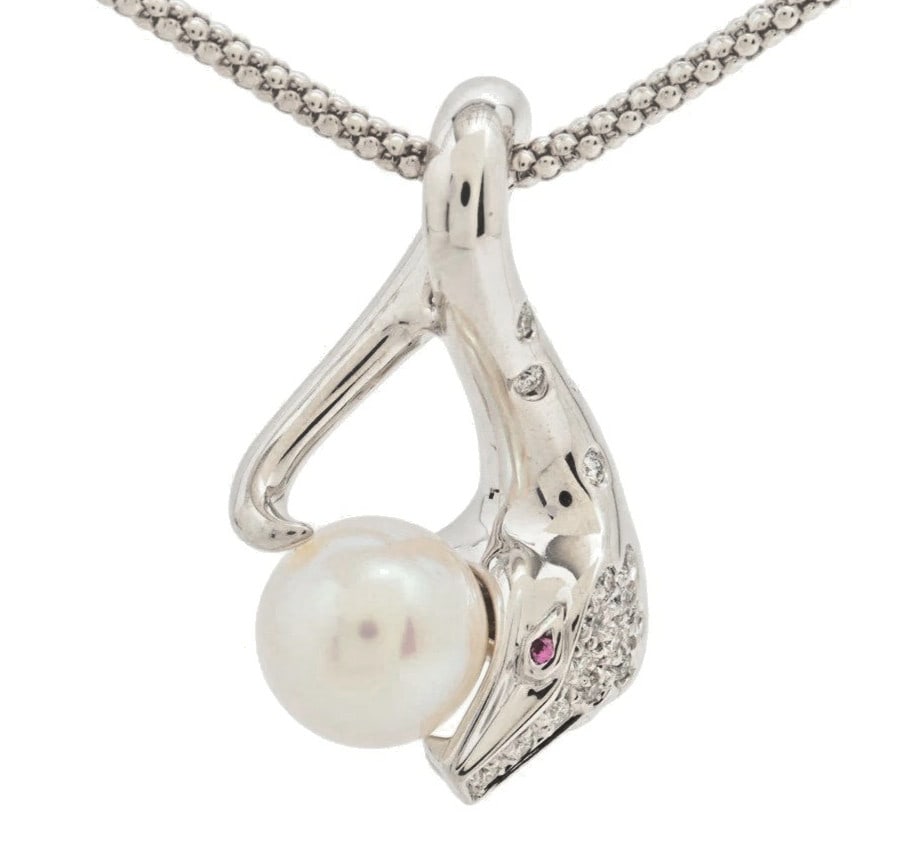 Boucheron Snake Pearl Diamond 18k White Gold Necklace Pendant Limited Edition: Boucheron Snake Pearl Diamond 18k White Gold Necklace Pendant Limited Edition Item Specifics: Pendant Shape: Snake Closure: Spring Ring Occasion: Anniversary Birthday Christening Christmas