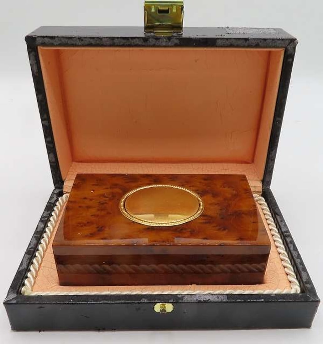 REUGE MUSIC Mechanical Singing Bird handmade Walnut humpwood RE6875-002 (1 of 10)