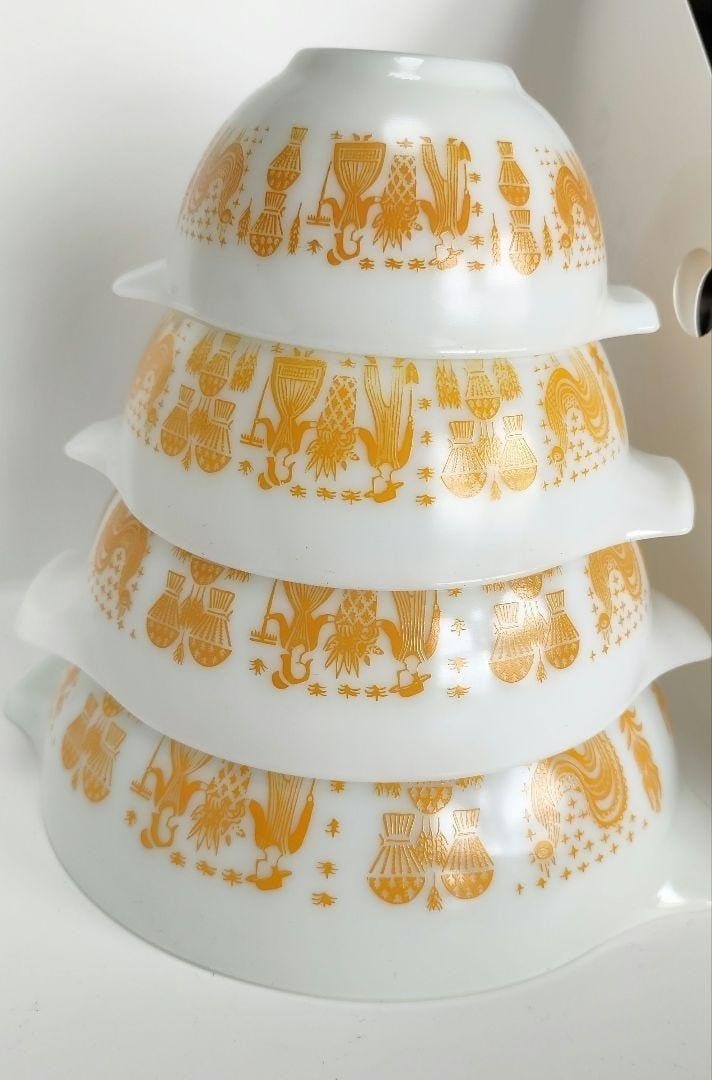 Vintage Pyrex Amish Butter print Mixing Bowl Yellow 4Piece Casserole Kitchenware: Vintage Pyrex Amish Butter print Mixing Bowl Yellow 4Piece Casserole Kitchenware Item Specifics: Number Of Items In Set: Four-Piece Pattern: Vintage Shape: Round Color: Yellow Material: Glass Vintage: