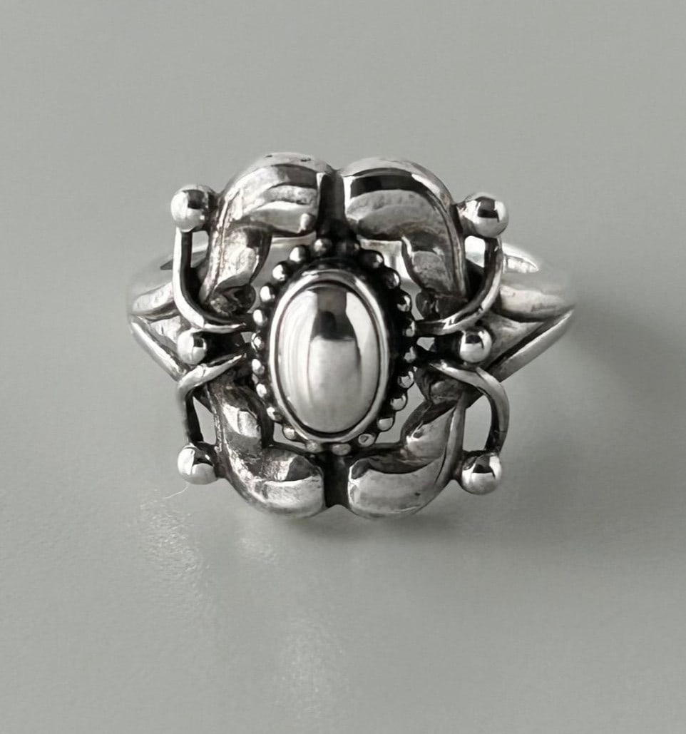 Georg Jensen No.39 Sterling Silver 925 Ring US4-4.5 in Rare: Georg Jensen No.39 Sterling Silver 925 Ring US4-4.5 in Rare Item Specifics: Color: Silver Material: Metal Metal: Sterling Silver Main Stone: No Stone Brand: Georg Jensen Ring Size: 4-4.5 Type: Ring Me