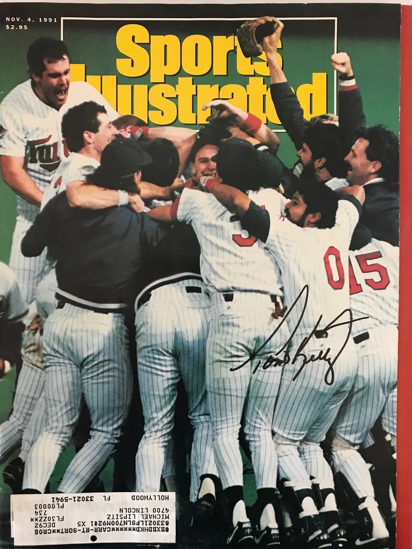 Tom Kelly Signed Sports Illustrated Magazine - November 4 1991: Tom Kelly Signed Sports Illustrated Magazine - November 4 1991 Item Specifics: This is a Tom Kelly Autographed Sports Illustrated Magazine Signed in black sharpie across the front of the magazine
