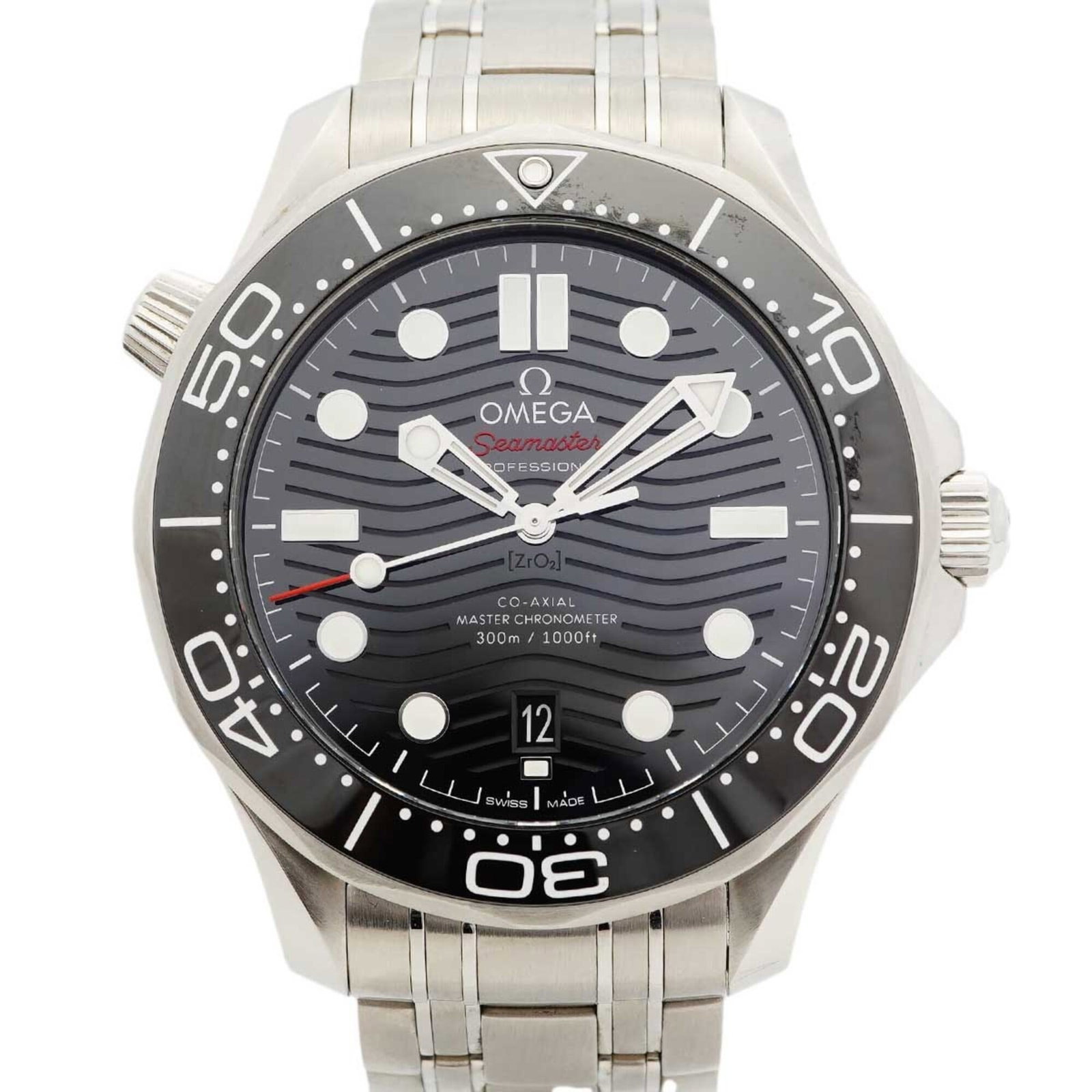 Omega Wristwatch: Omega Wristwatch Stainless steel band and black dial make for a sleek, timeless look. This Omega wristwatch boasts a 42mm case diameter and measures 15.5cm in length, suitable for wrists up to 6.1 inc