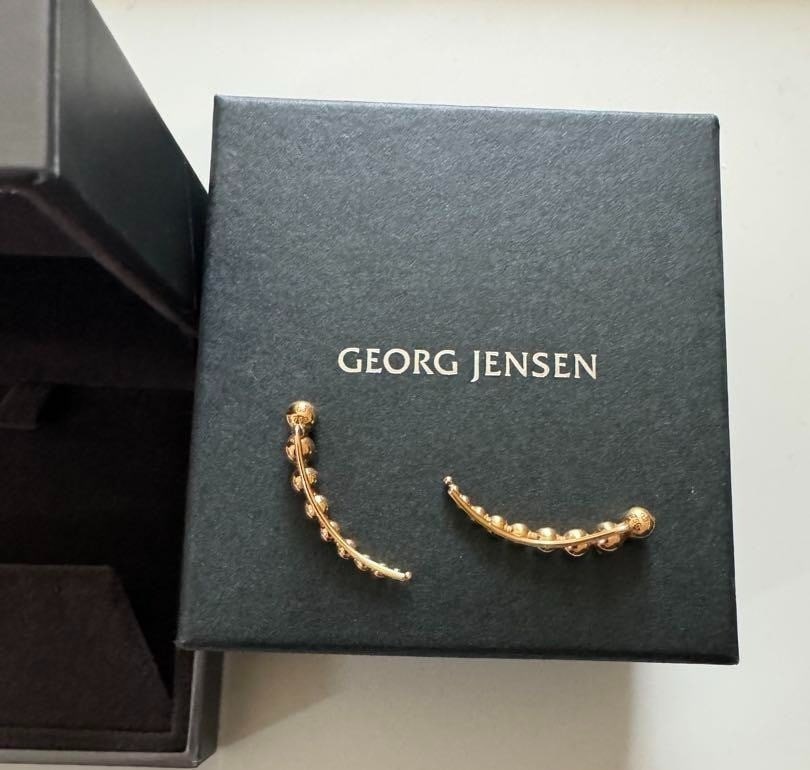 Rare Grape Jensen Gold 18K Original Earring Box With: Rare Grape Jensen Gold 18K Original Earring Box With Item Specifics: Brand: Georg Jensen Type: Earrings Metal Purity: 18k Color: Yellow Gold Style: Earrings Base Metal: Yellow Gold Material: Metal Met