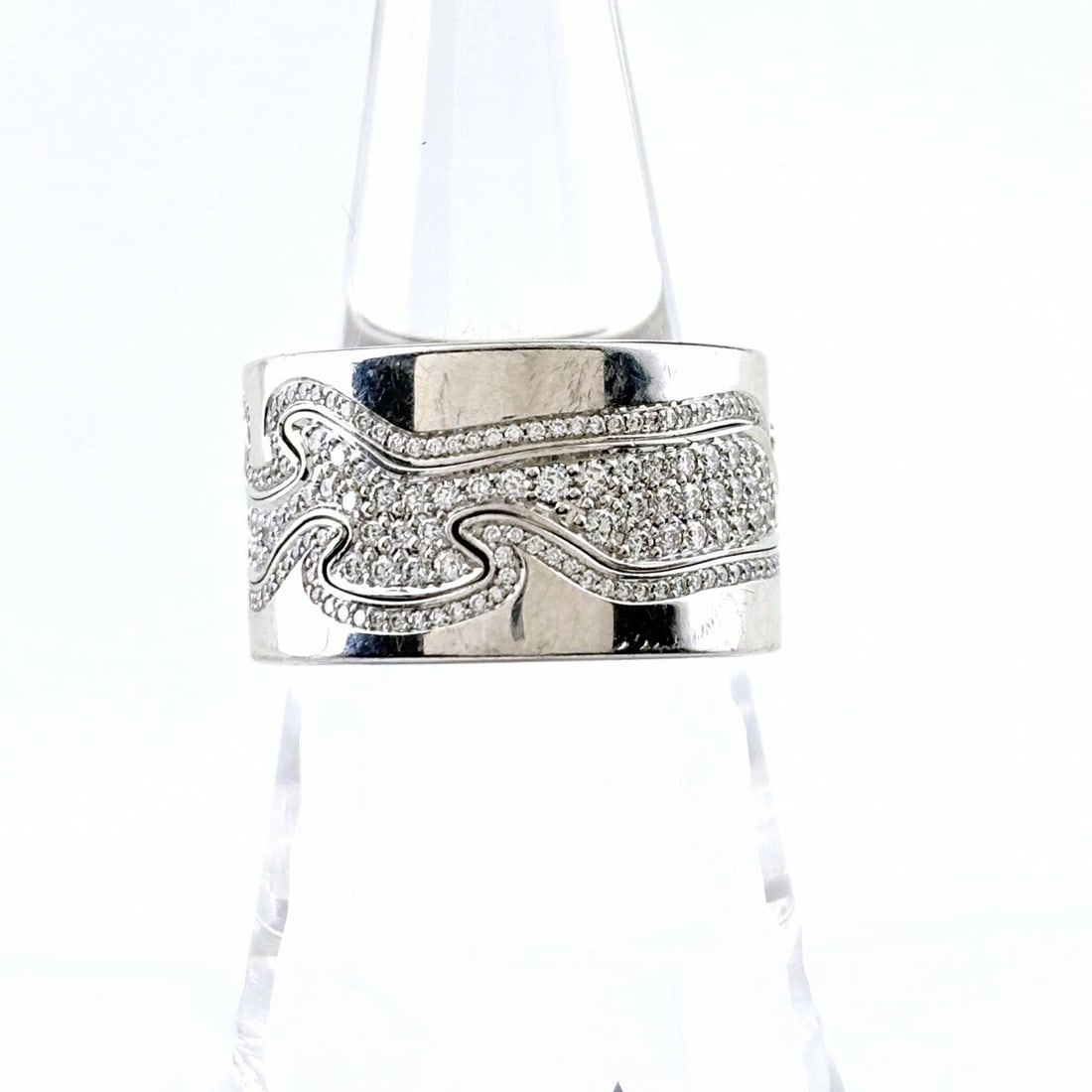 Georg Jensen Fusion Diamond 3-piece Ring US9 White Gold in Rare: Georg Jensen Fusion Diamond 3-piece Ring US9 White Gold in Rare Item Specifics: Ring Size: 9 Brand: Georg Jensen Type: Ring Metal Purity: 18k Color: White Gold Base Metal: White Gold Style: Ring Mater